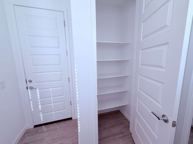 Foto del edificio - 10126 E Ulysses Ave