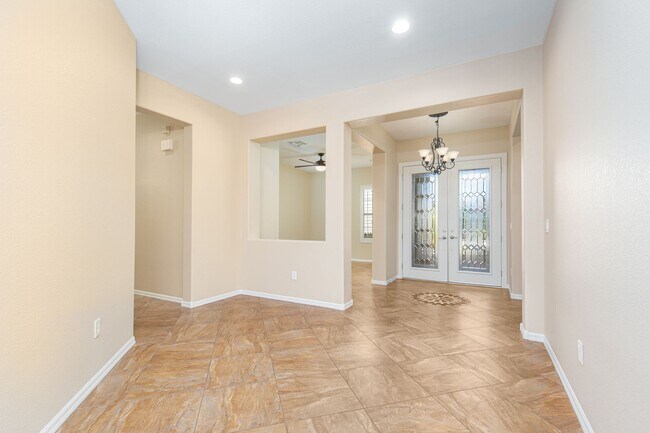 Foto del edificio - Charleston model (2 bedroom 2 1/2 bath plus office) in age qualified Sun City Anthem