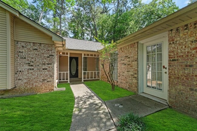 Building Photo - 32 N Pathfinders Cir