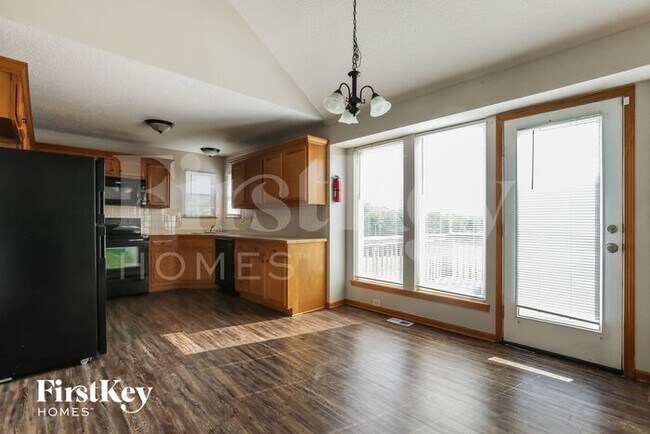 Building Photo - 5401 Crysler Ave
