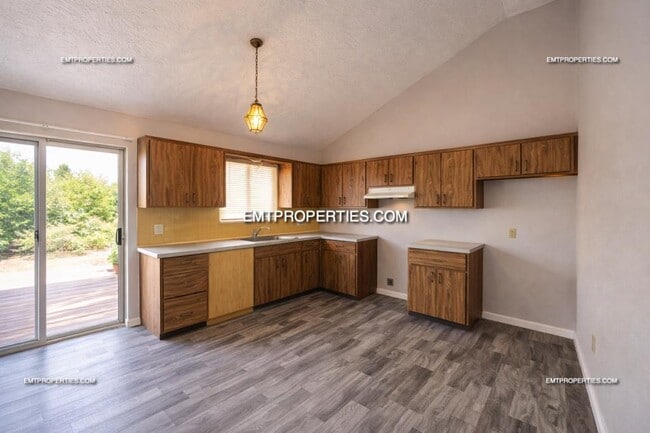 Foto del edificio - 3026 Meister Rd