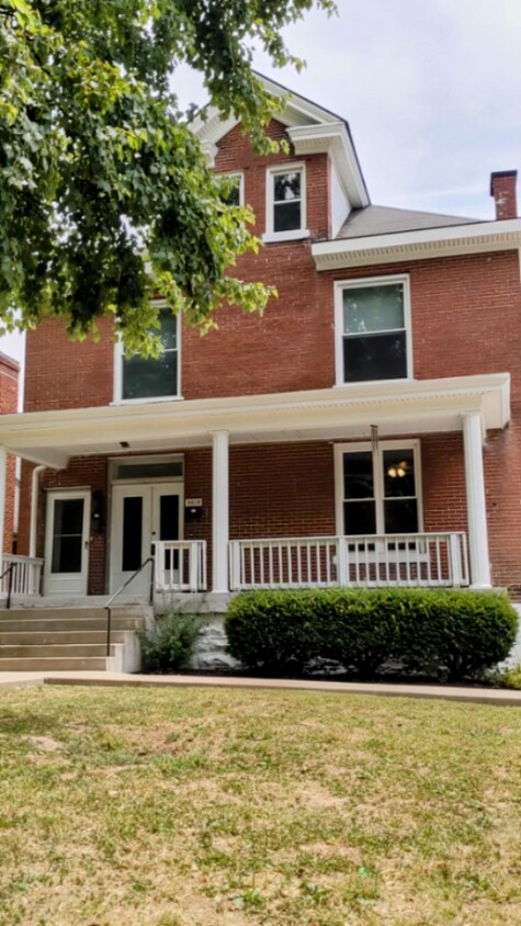 Front building - 4619 Southern Pky