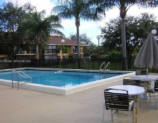 Foto del edificio - 5849 Washington St