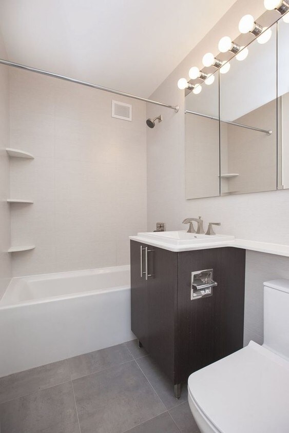 Foto del edificio - 295 Park Ave S