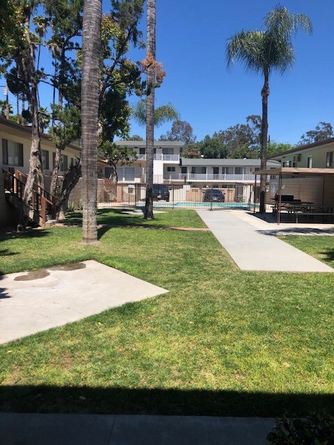 Building Photo - 5049 Olivewood Ave
