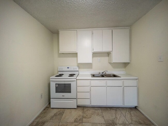 Foto del edificio - 1 bed and 1 bath located in Henderson!