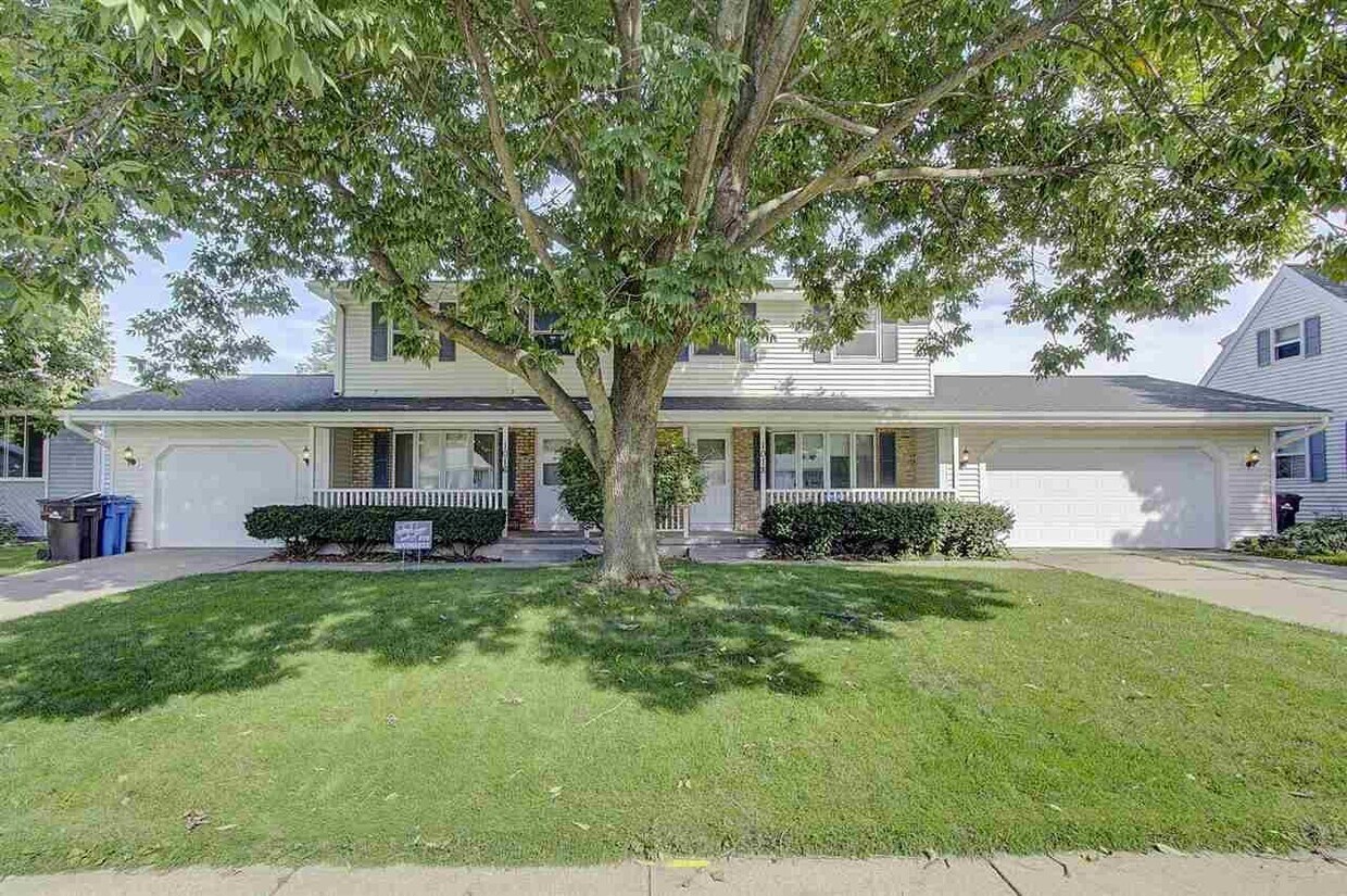 1018 S Division St, Waunakee, WI 53597 Townhouse for Rent in Waunakee, WI