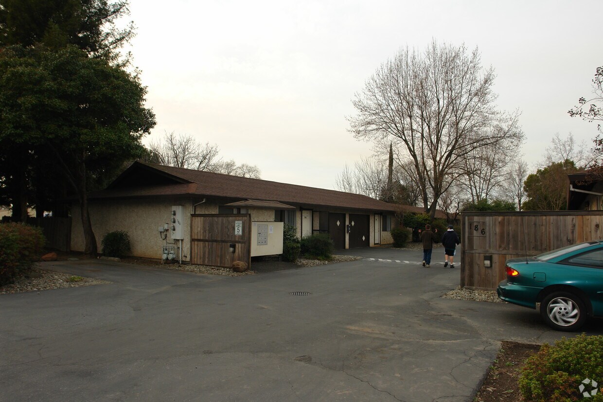 Building Photo - 186 E Shasta Ave