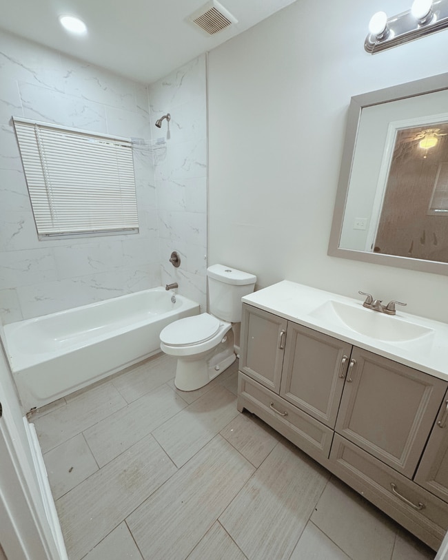 Welcome to this charming ranch-style home tucked away on a quiet street in the heart of Decatur’s... - Welcome to this charming ranch-style home tucked away on a quiet street in the heart of Decatur’s...