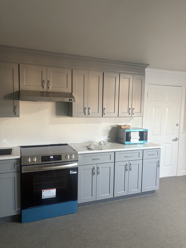 Building Photo - 19 Main St