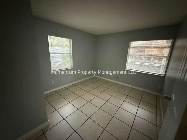 Foto del edificio - 5/2 Home Available NOW!!!