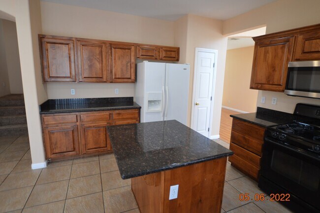 Building Photo - 4819 Donna St