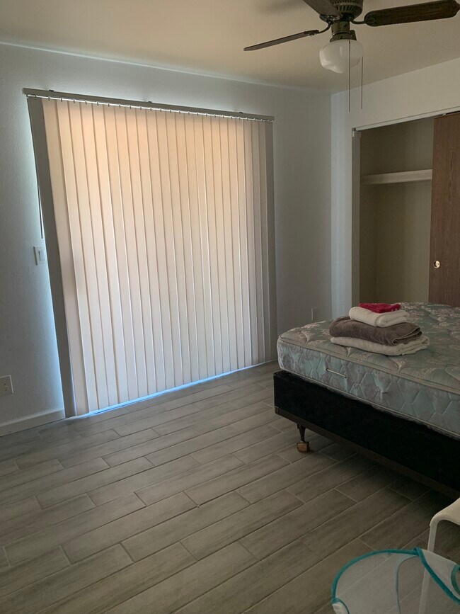 Foto del edificio - 1209 E Elm St