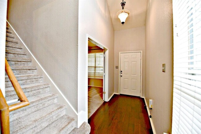 Building Photo - 3772 Castle Rock Dr