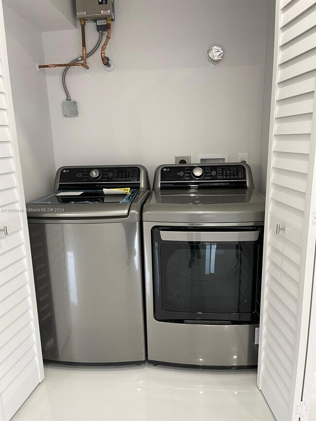 Foto del edificio - 6820 SW 19th Terrace