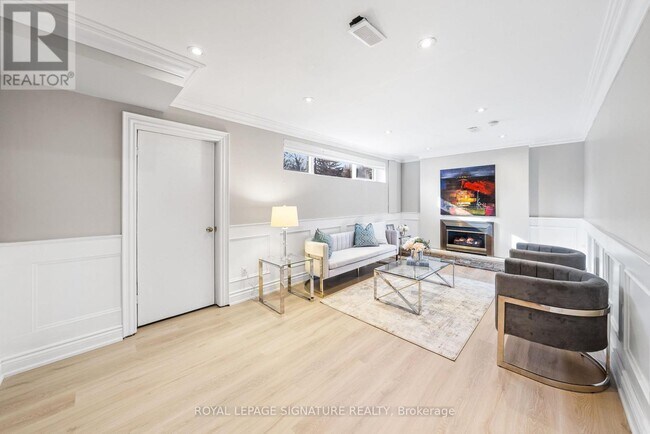 Building Photo - 217 Altamira Rd