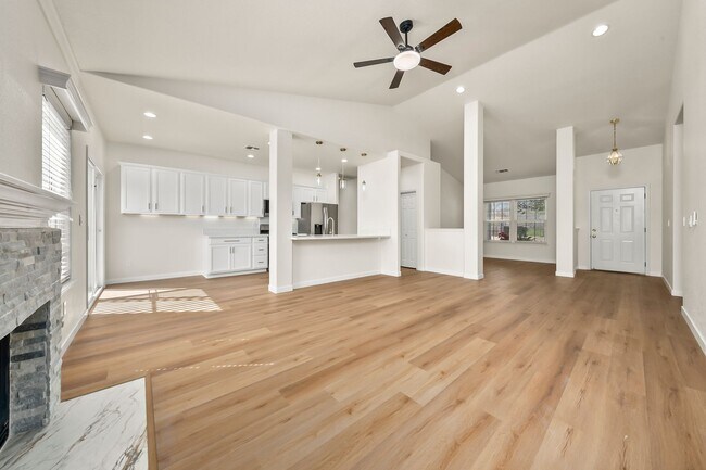 Foto del edificio - 4216 Timothy Ln