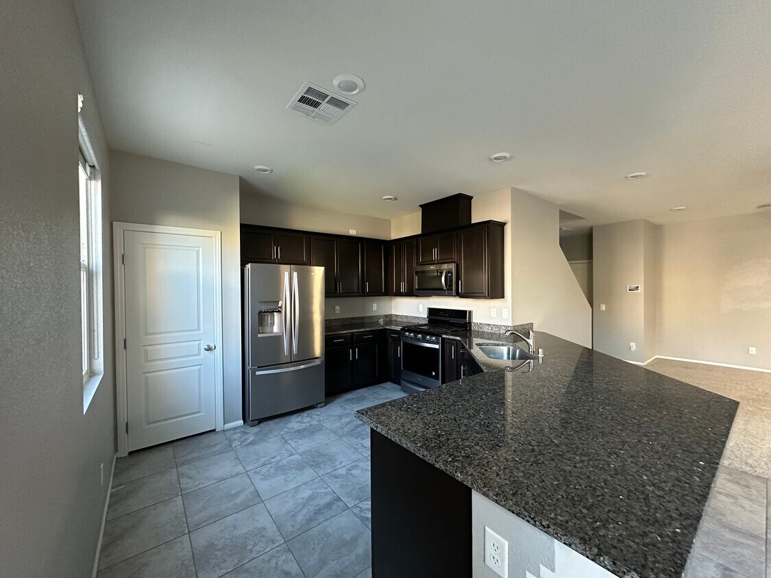 Foto principal - 7124 Fossil Lake St