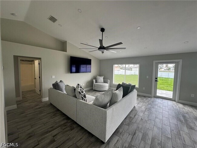 Foto del edificio - 1518 NE 43rd Ln