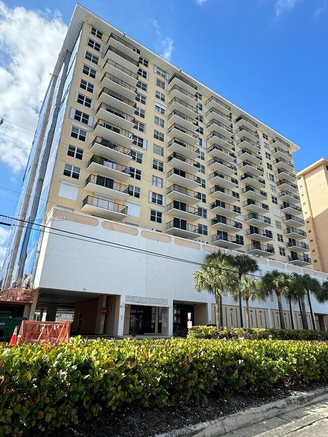 Building Photo - 427 Golden Isles Dr