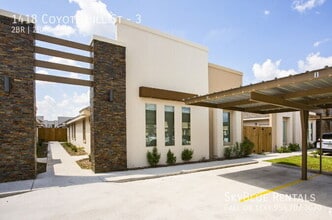 Building Photo - 1418 Coyote Hill St