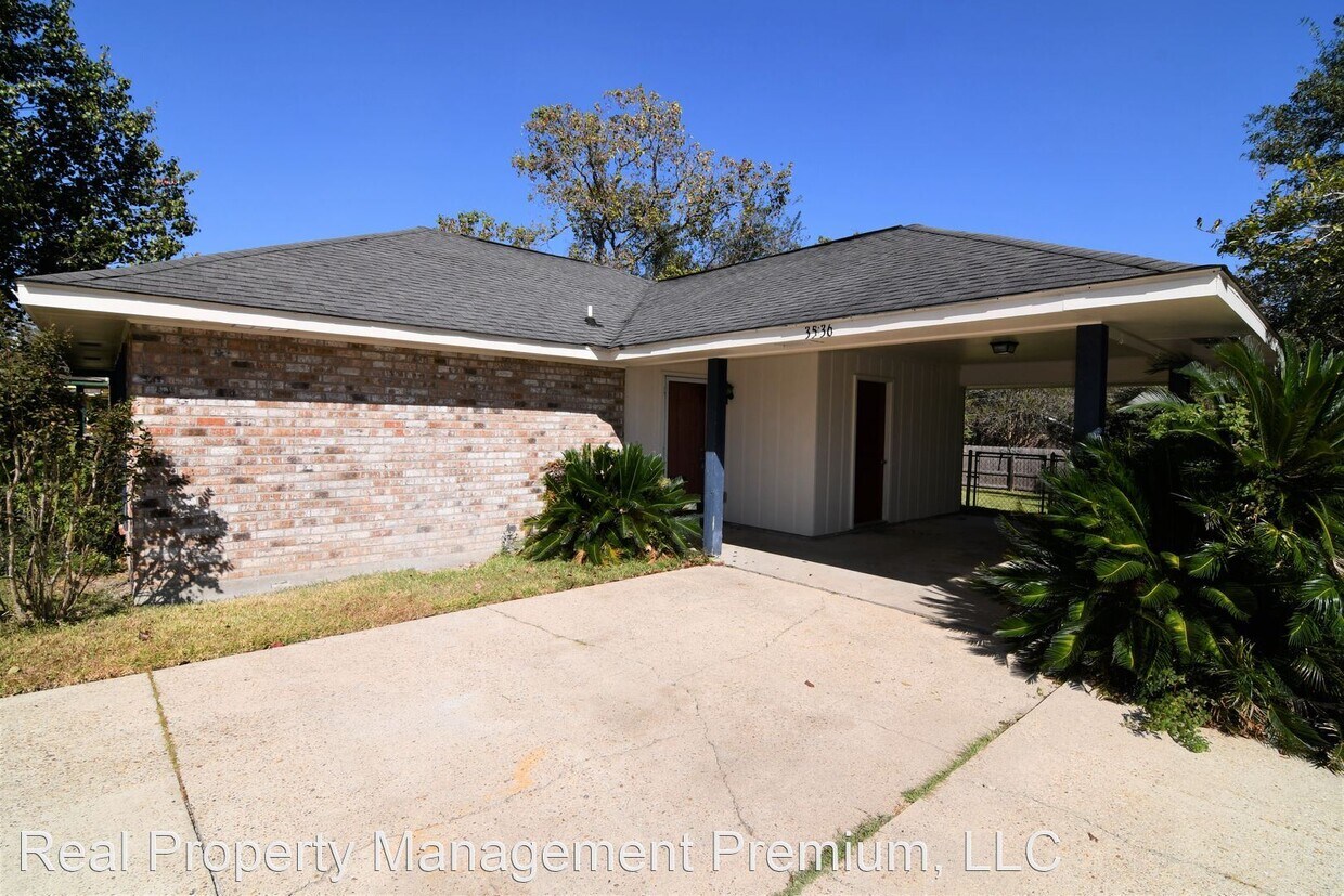 2 br, 1 bath House 3536 White Haven Rd House Rental in Zachary, LA