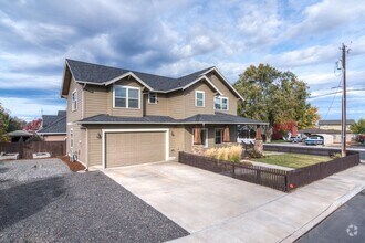 Building Photo - 1365 NW 16th Ct