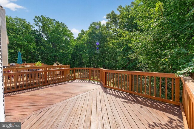 Building Photo - 5619 Ridge View Dr