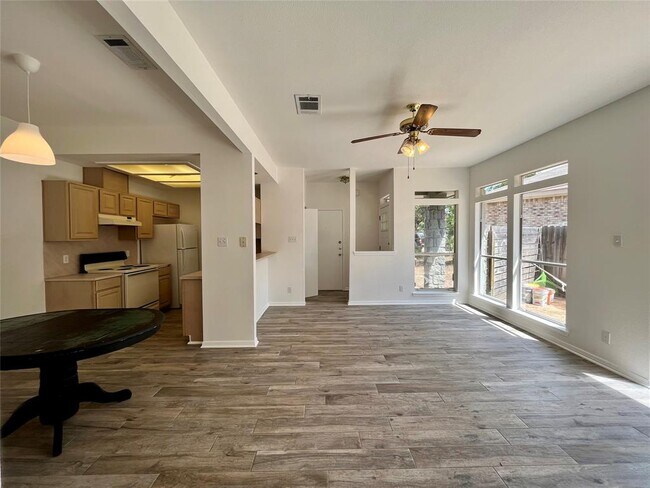 Foto del edificio - 515 Gregory Ct