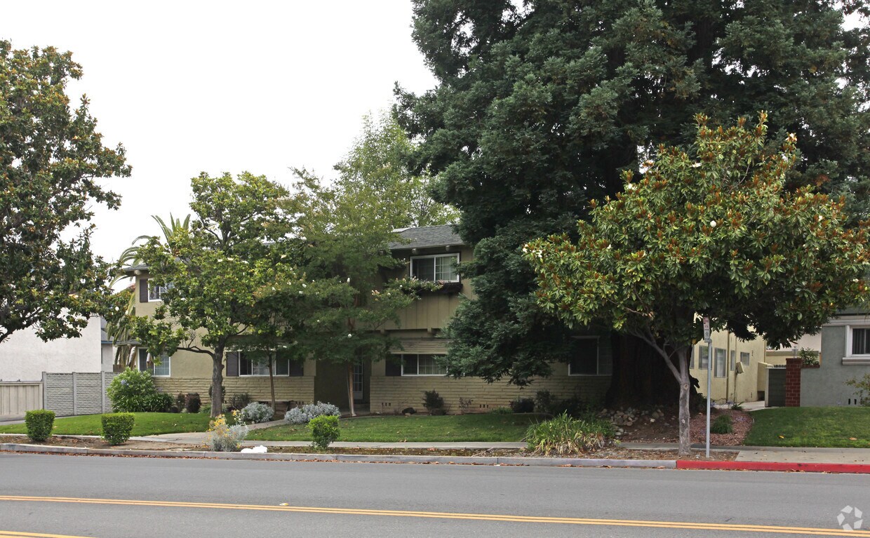 Building Photo - 1580 Hollenbeck Ave
