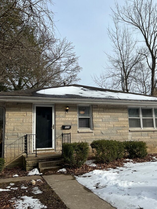 Primary Photo - Beautiful 3 BR Home Near Bryan Park, IU Ca...