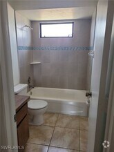 Building Photo - 622 SE 13th Ct