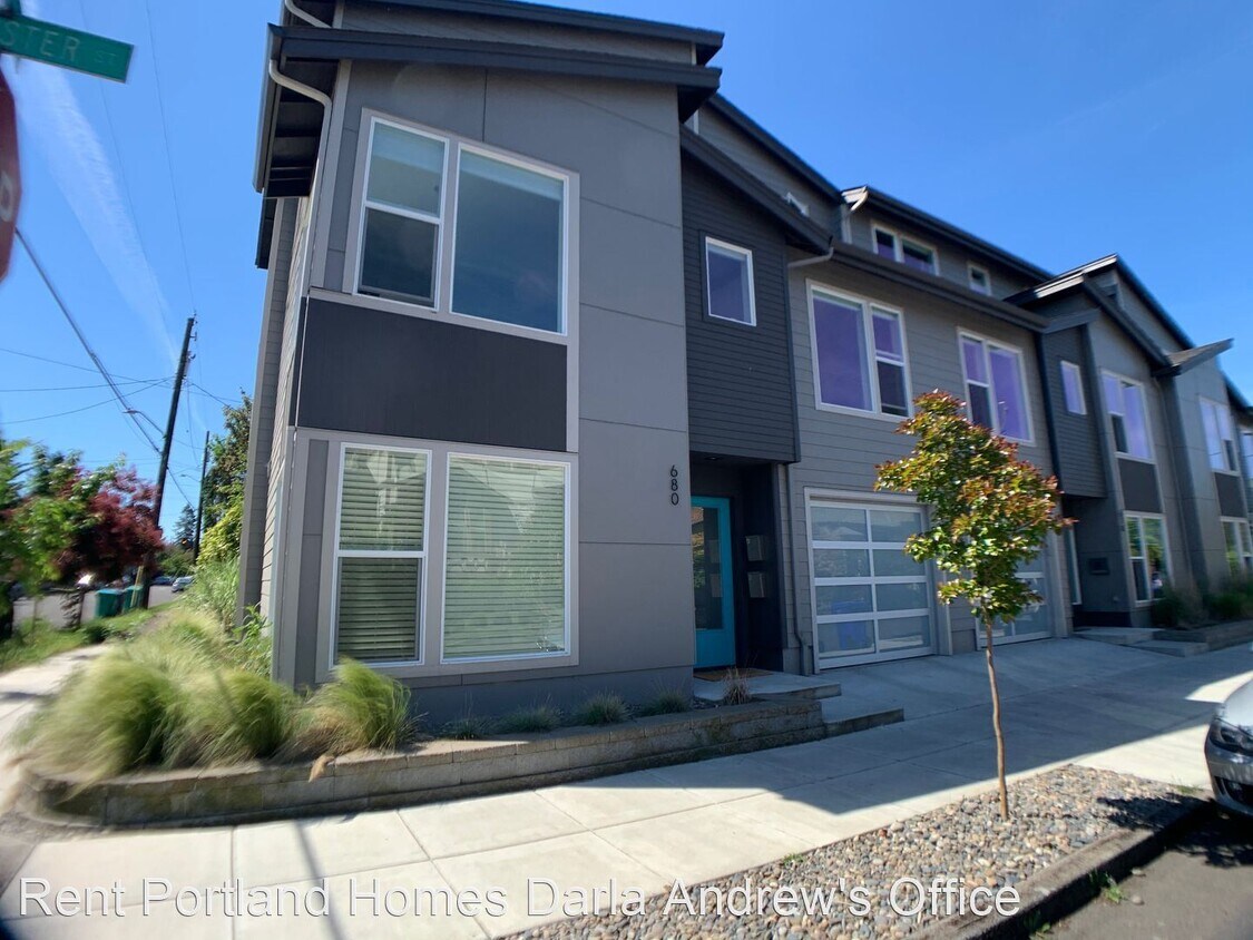 Foto principal - 680 NE Webster St