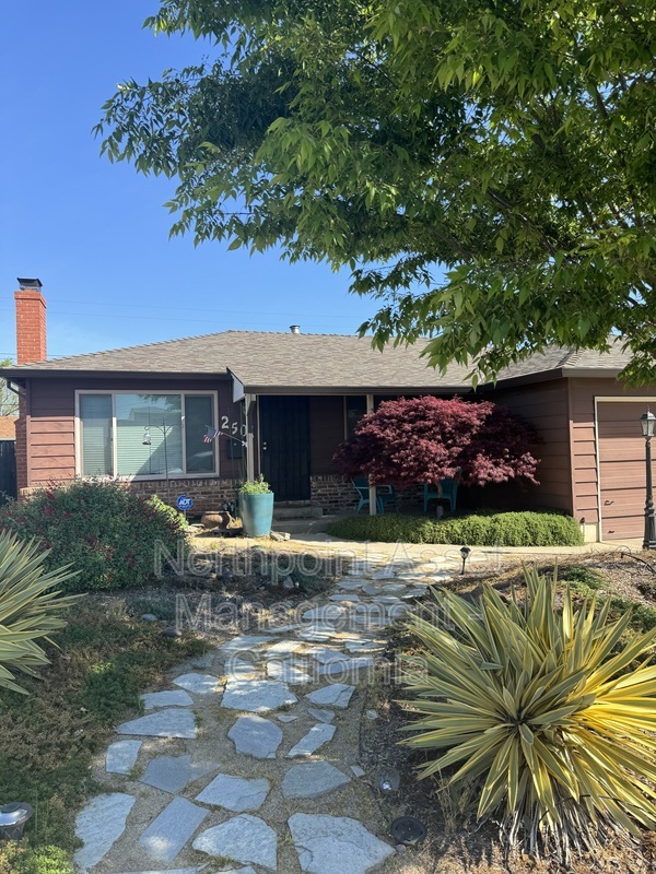 Primary Photo - 2501 37th Ave