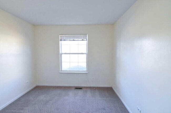 Foto del edificio - 1225 N Red Oak Cir
