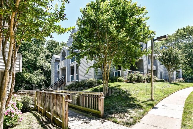 Foto del edificio - 11729 Summerchase Cir