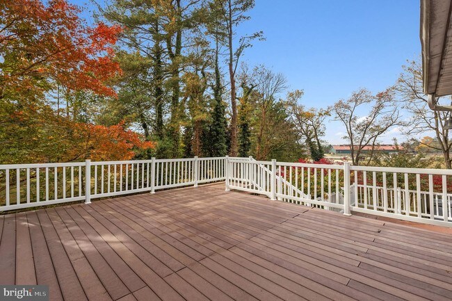 Foto del edificio - 210 Garrison Forest Rd