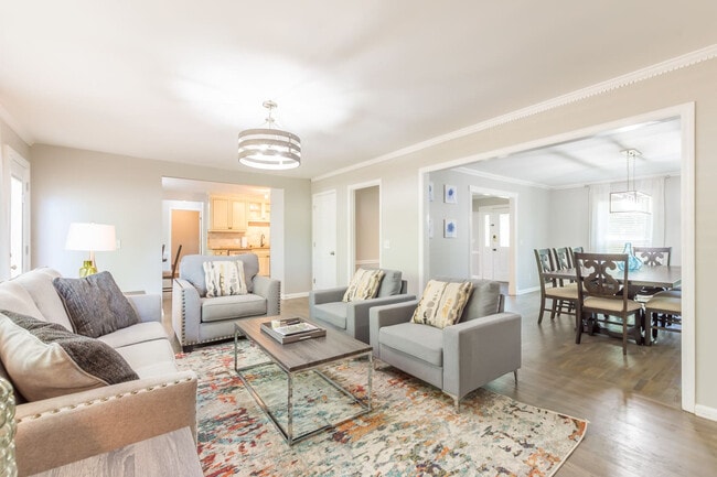 Building Photo - 455 Cove Dr NE