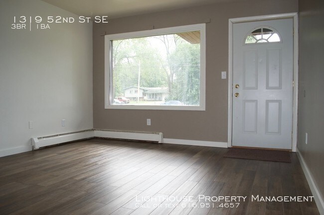 Building Photo - Two Bedroom Duplex in Kentwood