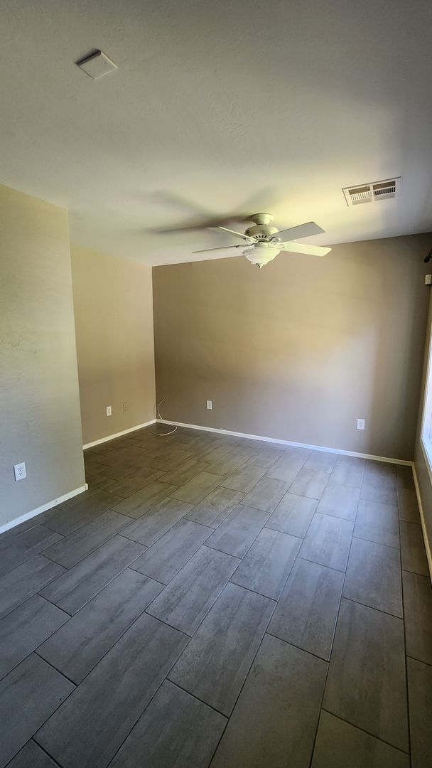 Building Photo - Charming 3 bed, 2.5 bath townhouse in Gilb...