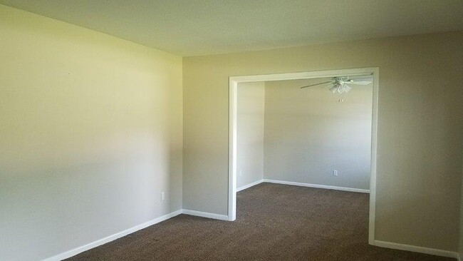 Foto del edificio - 4388 Rucker Blvd