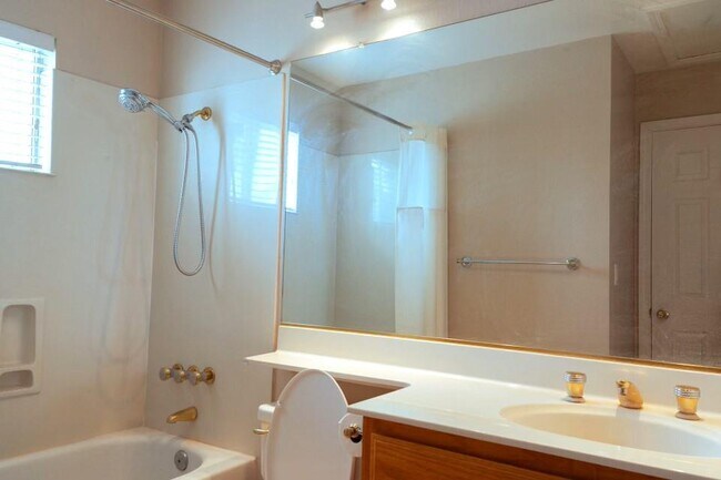 Building Photo - 2052 Jamison Pl
