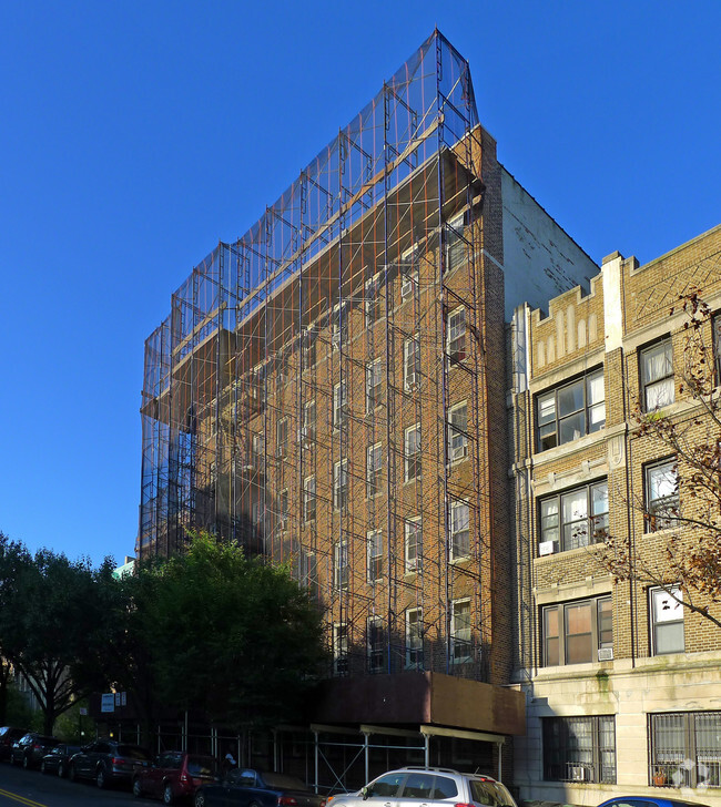 Building Photo - Elevator Apartment