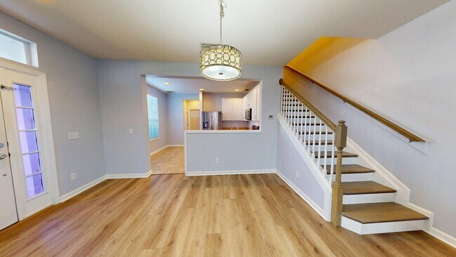 Foto del edificio - Beautiful 3 bedroom, 2.5 bathroom townhome