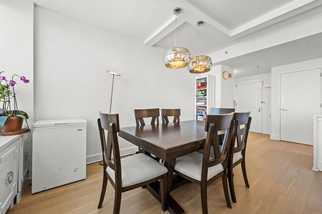 Building Photo - 88 Morgan St