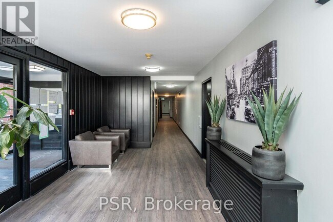 Building Photo - 600-600 Eglinton Ave W