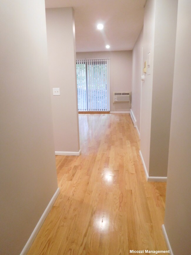 Building Photo - 106 Tremont St