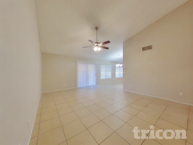 Building Photo - 7631 W Cheryl Dr