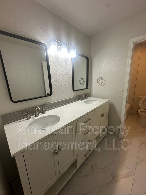 Building Photo - 6712 S 78th E Ave