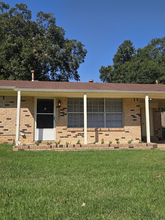 Foto del edificio - 3501 Robinhood Ln